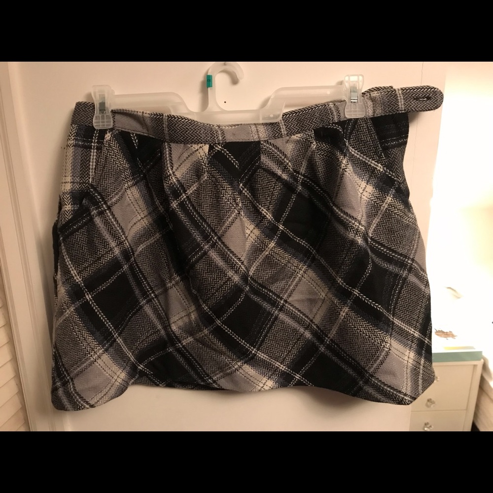 Plaid mini skirt with pockets